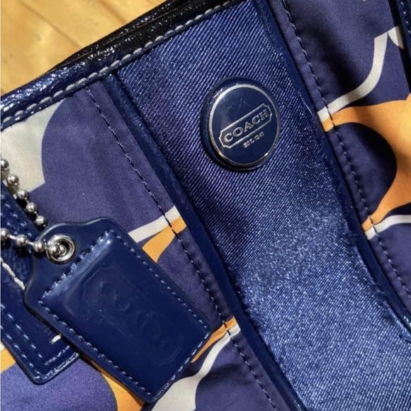 Coach Medium Size Purse - Picture 2 of 3